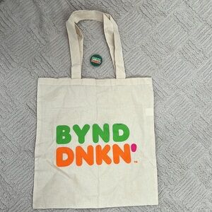 Dunkin Donuts BYND DNKN reusable tote bag and pop socket bundle New